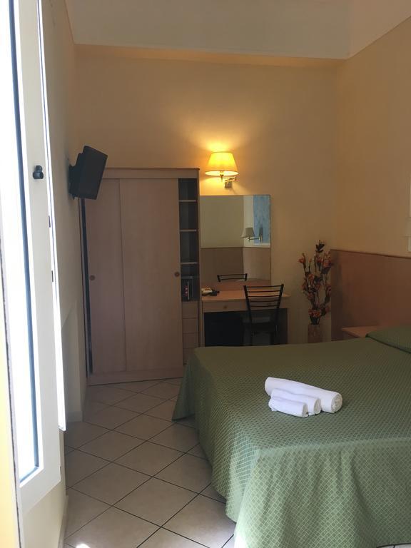 Hotel Bahia Виареджо Номер фото