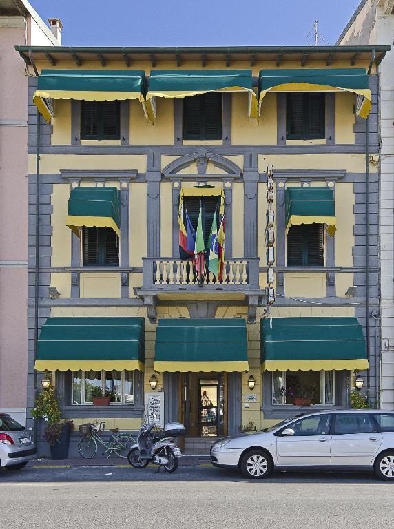Hotel Bahia Виареджо Экстерьер фото